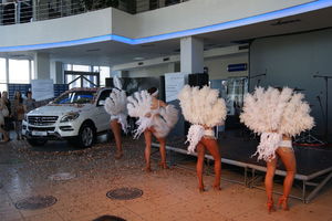     Презентация  нового поколения  премиального кроссовера Mercedes-Benz M-Класса, 31 мая дилерский центр Mercedes-Benz в Барнауле а автосалоне «ПМ-Авто» 
