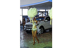     Презентация  нового поколения  премиального кроссовера Mercedes-Benz M-Класса, 31 мая дилерский центр Mercedes-Benz в Барнауле а автосалоне «ПМ-Авто» 
