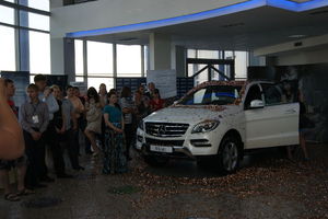     Презентация  нового поколения  премиального кроссовера Mercedes-Benz M-Класса, 31 мая дилерский центр Mercedes-Benz в Барнауле а автосалоне «ПМ-Авто» 
