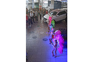     Презентация  нового поколения  премиального кроссовера Mercedes-Benz M-Класса, 31 мая дилерский центр Mercedes-Benz в Барнауле а автосалоне «ПМ-Авто» 
