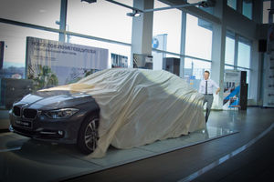   НОВЫЙ BMW 3 СЕРИИ. Автосалон "Дикси", официальный дилер BMW представил новое поколение победителей.