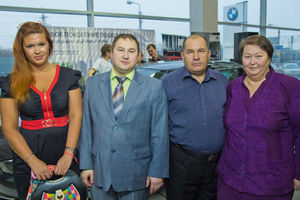   НОВЫЙ BMW 3 СЕРИИ. Автосалон "Дикси", официальный дилер BMW представил новое поколение победителей.