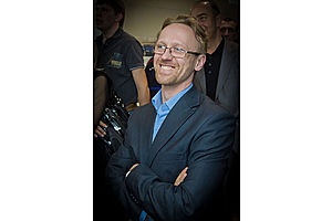   НОВЫЙ BMW 3 СЕРИИ. Автосалон "Дикси", официальный дилер BMW представил новое поколение победителей.