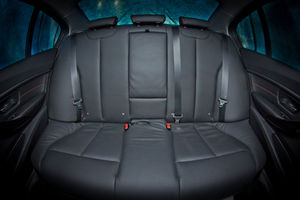   НОВЫЙ BMW 3 СЕРИИ. Автосалон "Дикси", официальный дилер BMW представил новое поколение победителей.