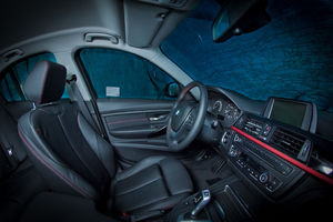   НОВЫЙ BMW 3 СЕРИИ. Автосалон "Дикси", официальный дилер BMW представил новое поколение победителей.