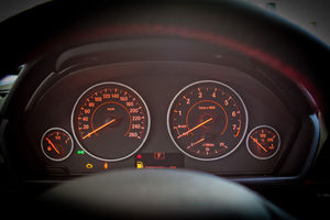   НОВЫЙ BMW 3 СЕРИИ. Автосалон "Дикси", официальный дилер BMW представил новое поколение победителей.