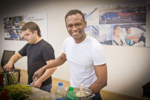   НОВЫЙ BMW 3 СЕРИИ. Автосалон "Дикси", официальный дилер BMW представил новое поколение победителей.