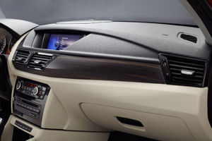   BMW предсталяет НОВЫЙ BMW X1