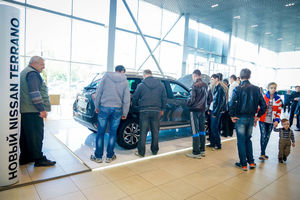   "Автоцентр АНТ официальный дилер Nissan 5 июня представил публике новый Nissan Terrano" 