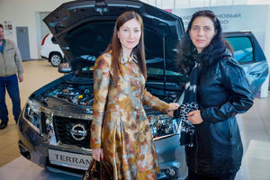   "Автоцентр АНТ официальный дилер Nissan 5 июня представил публике новый Nissan Terrano" 