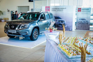   "Автоцентр АНТ официальный дилер Nissan 5 июня представил публике новый Nissan Terrano" 