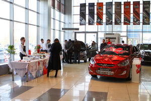   Автоцентр АНТ - официальный дилер Hyundai поздравил всех влюбленных в автомобили, горячими специальными условиями покупки!