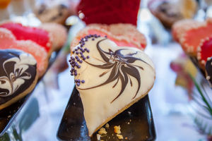   Автоцентр АНТ - официальный дилер Hyundai поздравил всех влюбленных в автомобили, горячими специальными условиями покупки!