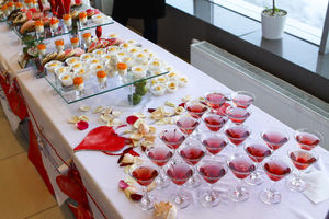   Автоцентр АНТ - официальный дилер Hyundai поздравил всех влюбленных в автомобили, горячими специальными условиями покупки!