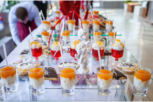   Автоцентр АНТ - официальный дилер Hyundai поздравил всех влюбленных в автомобили, горячими специальными условиями покупки!