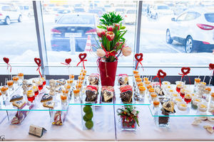   Автоцентр АНТ - официальный дилер Hyundai поздравил всех влюбленных в автомобили, горячими специальными условиями покупки!