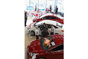   Автоцентр АНТ - официальный дилер Hyundai поздравил всех влюбленных в автомобили, горячими специальными условиями покупки!