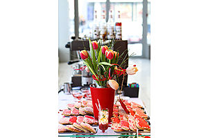   Автоцентр АНТ - официальный дилер Hyundai поздравил всех влюбленных в автомобили, горячими специальными условиями покупки!