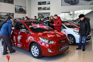   Автоцентр АНТ - официальный дилер Hyundai поздравил всех влюбленных в автомобили, горячими специальными условиями покупки!