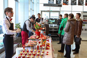   Автоцентр АНТ - официальный дилер Hyundai поздравил всех влюбленных в автомобили, горячими специальными условиями покупки!