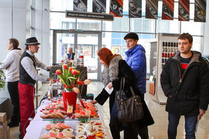   Автоцентр АНТ - официальный дилер Hyundai поздравил всех влюбленных в автомобили, горячими специальными условиями покупки!