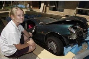   Женщина за рулем...
