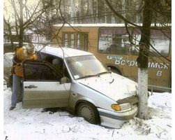   Женщина за рулем...
