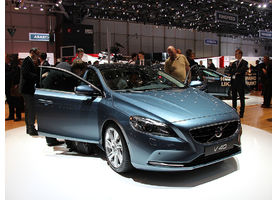   Международный автосалон в Женеве 2012