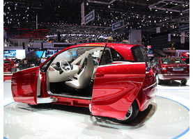   Международный автосалон в Женеве 2012