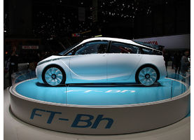   Международный автосалон в Женеве 2012