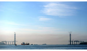   Открытие моста на остров Русский