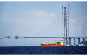   Открытие моста на остров Русский