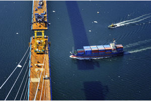   Открытие моста на остров Русский