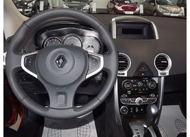   Автоцентр Renault провел презентацию Renault Koleos второй генерации и Renault Duster