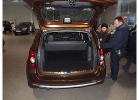   Автоцентр Renault провел презентацию Renault Koleos второй генерации и Renault Duster