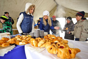   Автоцентр АНТ - официальный дилер Hyundai на выездном тест-драйве в ЗАТО "Сибирском"