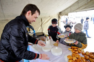   Автоцентр АНТ - официальный дилер Hyundai на выездном тест-драйве в ЗАТО "Сибирском"