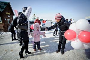   14-16 марта 2013г. Автоцентр АНТ официальный дилер Nissan  порадовал барнаульцев Техно Масленицей 