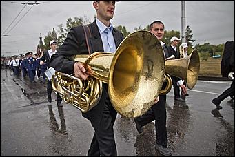 20 августа 2011 г., Барнаул   45-летие Барнаульского лётного училища: шествие и званый обед 