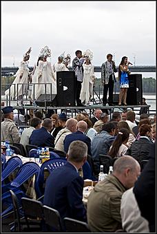 20 августа 2011 г., Барнаул   45-летие Барнаульского лётного училища: шествие и званый обед 