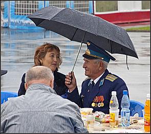 20 августа 2011 г., Барнаул   45-летие Барнаульского лётного училища: шествие и званый обед 