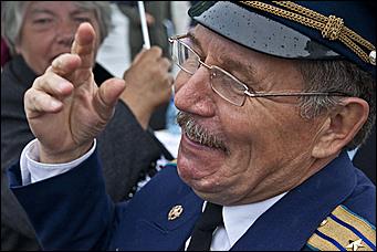 20 августа 2011 г., Барнаул   45-летие Барнаульского лётного училища: шествие и званый обед 