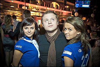 28 октября 2011   День автомобилиста с  Автоцентром   АНТ  официальным дилером Hyundai в клубе "Pistols"