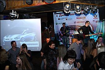 28 октября 2011   День автомобилиста с  Автоцентром   АНТ  официальным дилером Hyundai в клубе "Pistols"