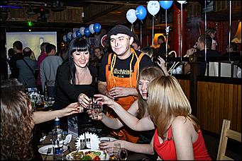 28 октября 2011   День автомобилиста с  Автоцентром   АНТ  официальным дилером Hyundai в клубе "Pistols"