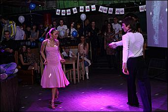 28 октября 2011   День автомобилиста с  Автоцентром   АНТ  официальным дилером Hyundai в клубе "Pistols"