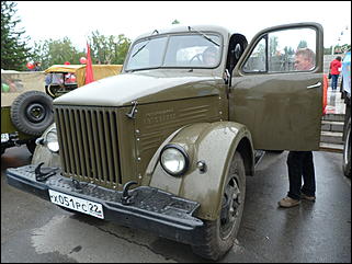 31 август 2013 г., Барнаул   Выставка ретро-автомобилей и современной автотехники