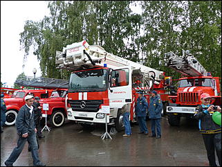 31 август 2013 г., Барнаул   Выставка ретро-автомобилей и современной автотехники