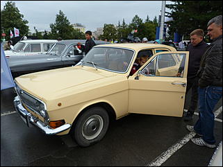 31 август 2013 г., Барнаул   Выставка ретро-автомобилей и современной автотехники