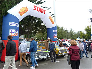 31 август 2013 г., Барнаул   Выставка ретро-автомобилей и современной автотехники